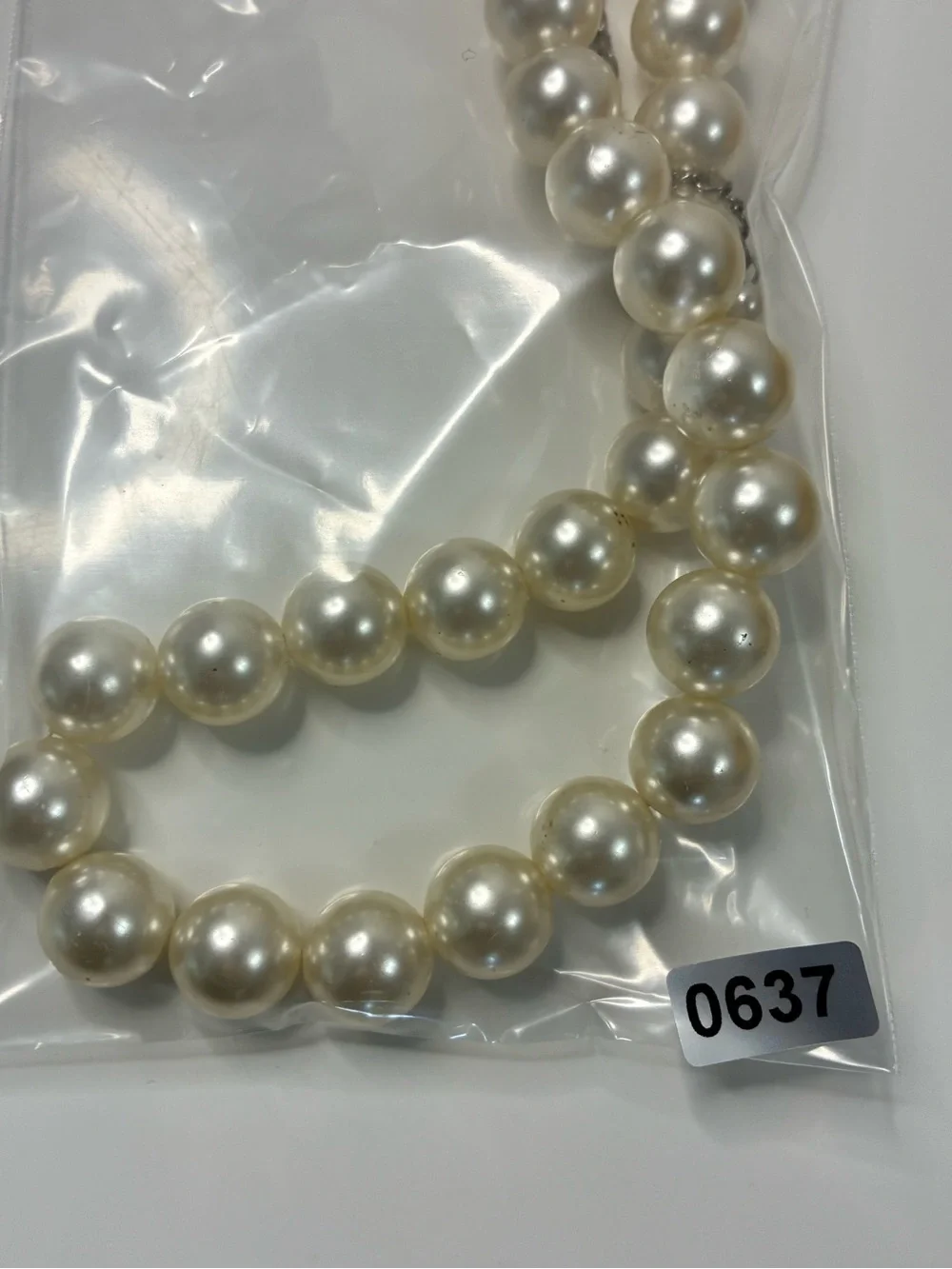 Classic Pearl Necklace - Cream Pearlescent Beads